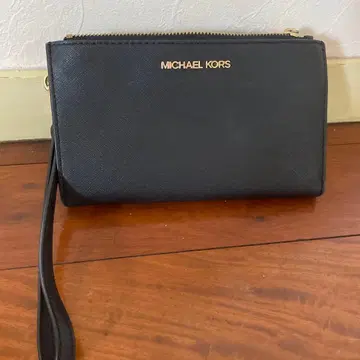 마이클코어스 이단 접이식 지갑