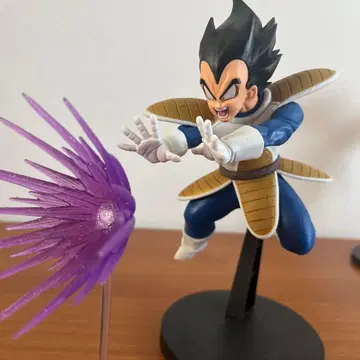 드래곤볼 베지터 피규어