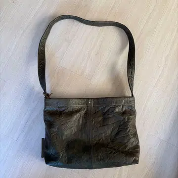 겐텐 루쏘 S 다크 그린 가죽 숄더백