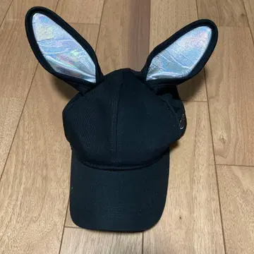 토끼 귀 달린 블랙 캡 미키 자수
