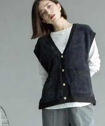 택 포함 새상품 OPAQUE.CLIP 페더얀 V 넥 베스트