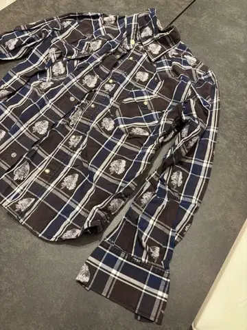 꽃무늬 프린트 네이비 체크 셔츠 긴팔