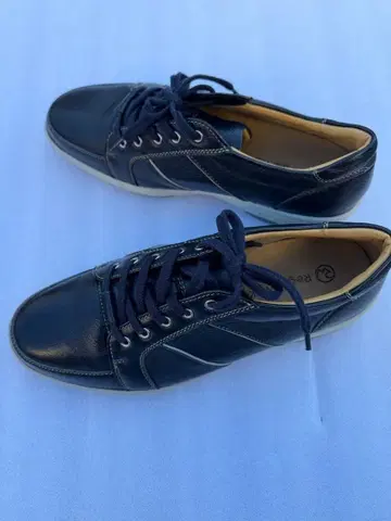 Regal Walker 블랙 스니커즈