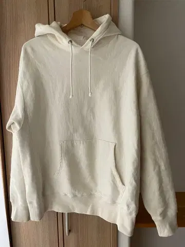 아이보리 후드 부착 후드티 unfil