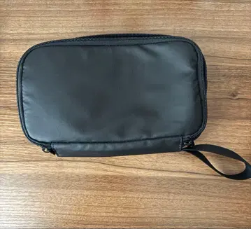 블랙 파우치 지퍼식