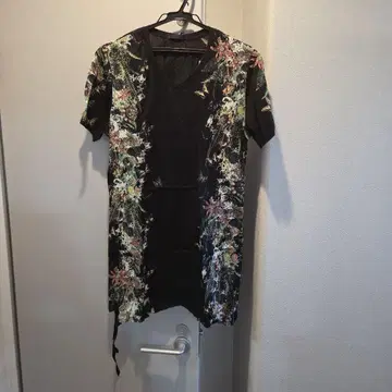 연기 꽃무늬 V넥 티셔츠 컷소 사이즈 1