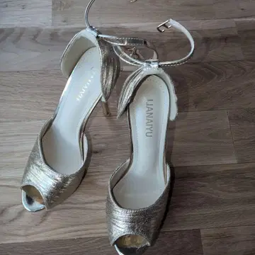 LIANAYU 골드 콘테스트 하이힐