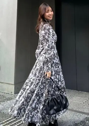 rienda 개더넥 퍼프 슬리브 원피스