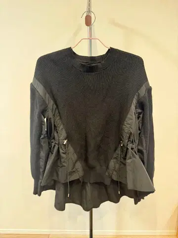 블랙 이소재 맨투맨 38