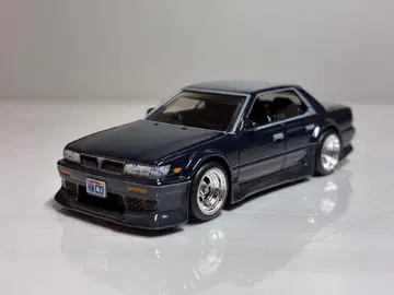 핫휠 닛산 로렐 C33