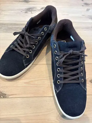 단 한 번 사용한 컨디션 최상 VANS 네이비 스웨이드 스니커즈 28cm