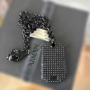 아르마니 블랙 목걸이