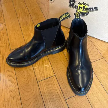 닥터 마틴 사이드 고어 부츠 블랙