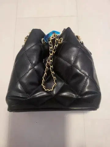 블랙 가죽 퀼팅 숄더백
