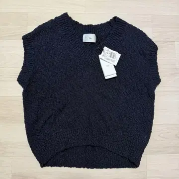 [ 미착용 새상품 ] Vin 네이비 V넥 슬리브리스 니트 베스트