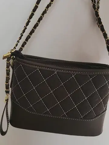 다크 브라운 퀼팅 숄더백