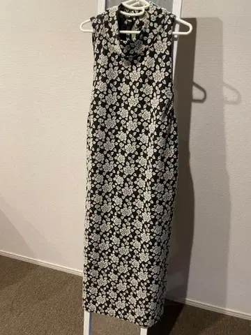 [ 착용컷 있음 ] 꽃무늬 슬리브리스 롱 원피스