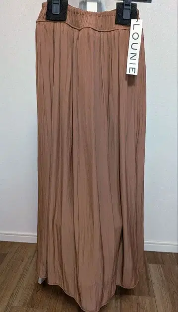 [새상품] LOUNIE 테라코타 플리츠 스커트 38 M사이즈