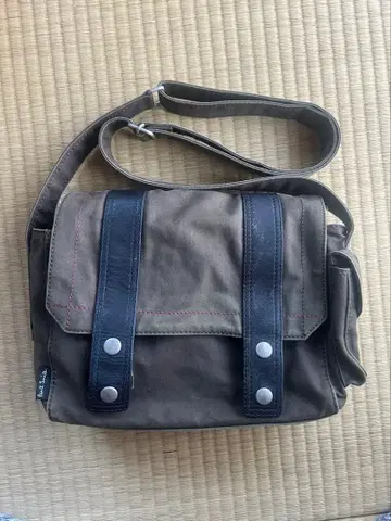 Paul smith bag 플랩 부착 숄더백