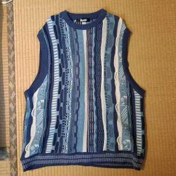 Kutir 니트 베스트