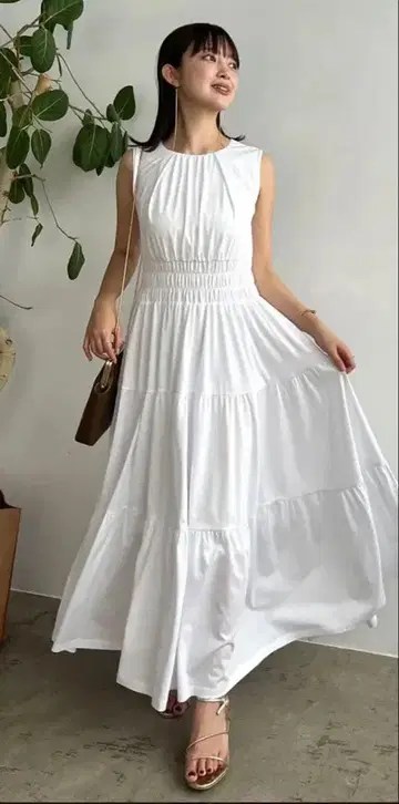 anuans 아뉴앙스 개더 볼륨 티어드 컷 원피스