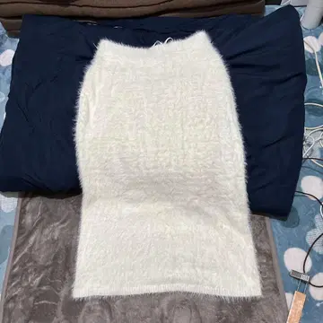 emue 타이트 스커트 화이트