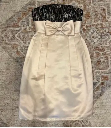 스트랩리스 드레스 블랙 레이스 아이보리 새틴