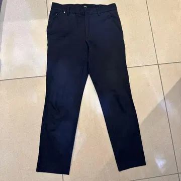 BOSS 슬림핏 치노 스트레치 코튼 개버딘 네이비