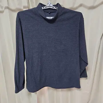 다크 그레이 스트라이프 긴팔 티셔츠