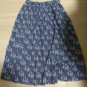 리버티 네이비 꽃무늬 롱 플레어 스커트