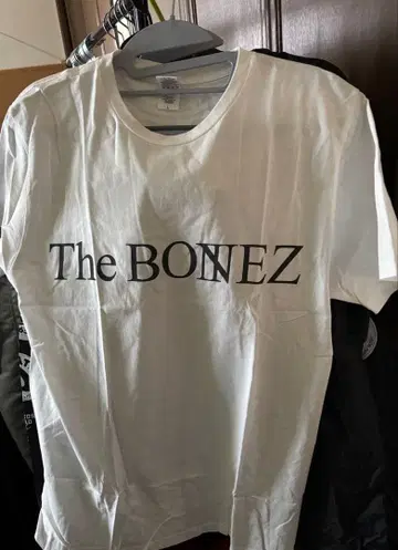 The BONEZ SPRING OUT TOUR 2017 티셔츠