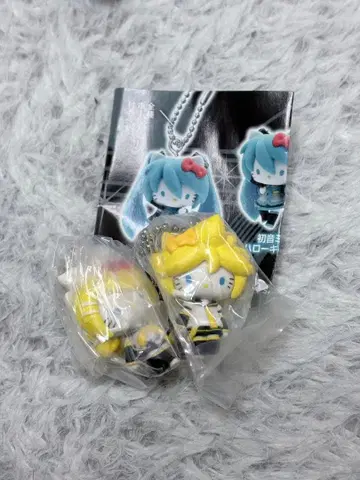 [당시물 레어템] VOCALOID 하츠네 미쿠 x 헬로키티 콜라보 키링