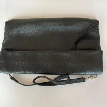 블랙 가죽 클러치백 지퍼 포켓 부착