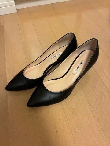 다이애나 블랙 스틸레토 하이힐 23.5cm