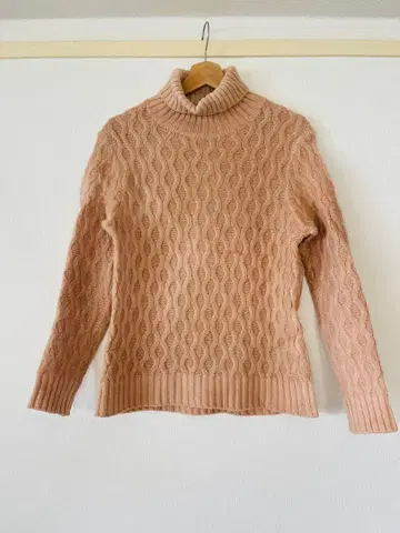 폴 스튜어트 케이블 짜임 터틀넥 스웨터 베이지