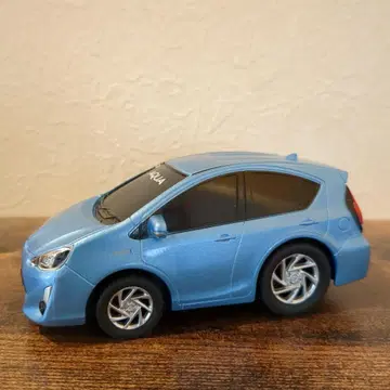 TOYOTA AQUA 컬러 샘플