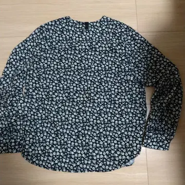 꽃무늬 긴팔 셔츠