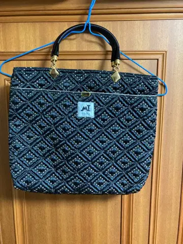 다이아몬드 패턴 핸드백 블랙