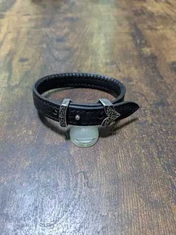 SAINTS 가죽 팔찌