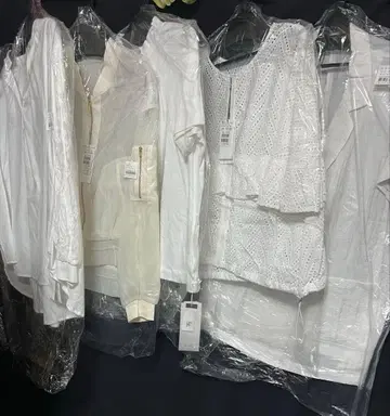 택 포함 미사용 새상품 화이트 자수 블라우스 M