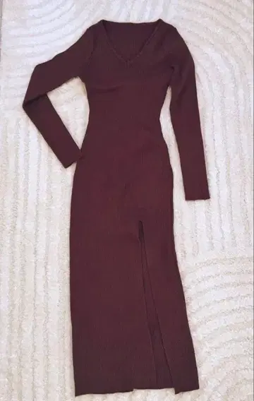 브라운 V넥 롱 슬리브 드레스