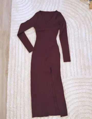 브라운 V넥 롱 슬리브 드레스