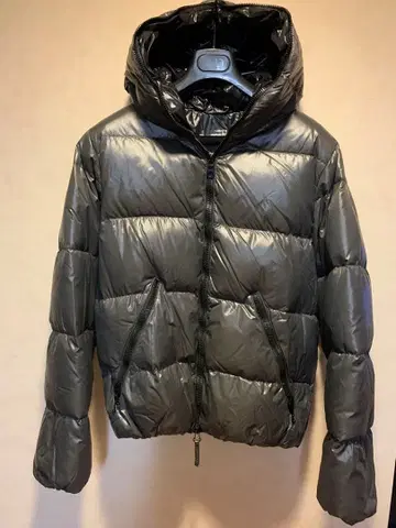 정품 새상품급 DUVETICA 후드 다운 자켓 풀 지퍼 그레이 48