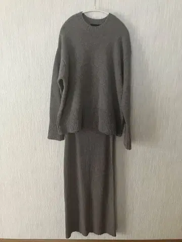 노크 그레이 울 캐시미어 크루넥 니트 롱 스커트