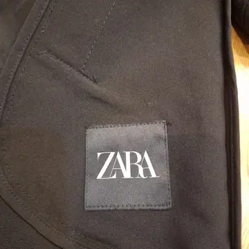 ZARA 블랙 트렌치코트
