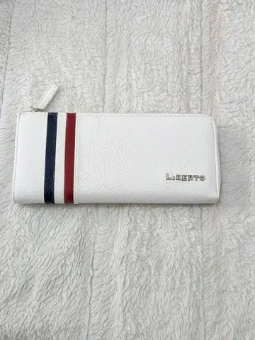 L.BERTO 화이트 장지갑