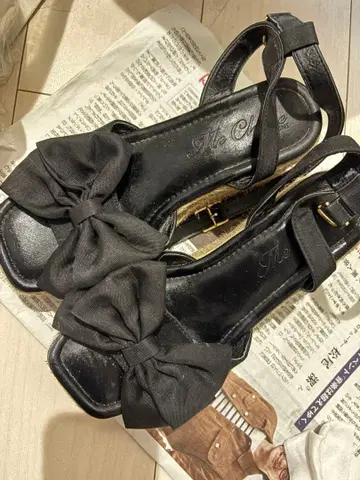리본 포함 블랙 에스파드리유 샌들