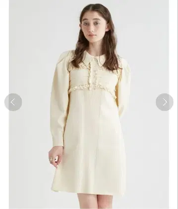 [택 포함 새상품] FURFUR 비쥬 버튼 프릴 니트 원피스 베이지