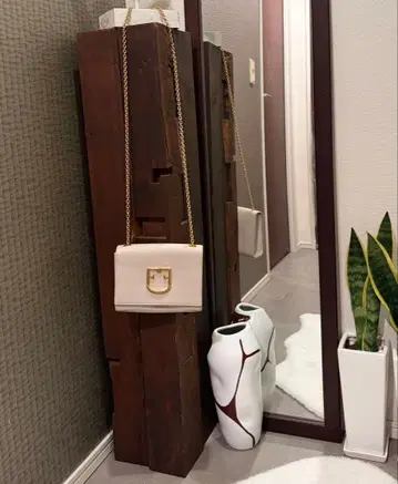 훌라 숄더백 베이지