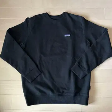 patagonia 블랙 크루넥 트레이닝복 맨투맨